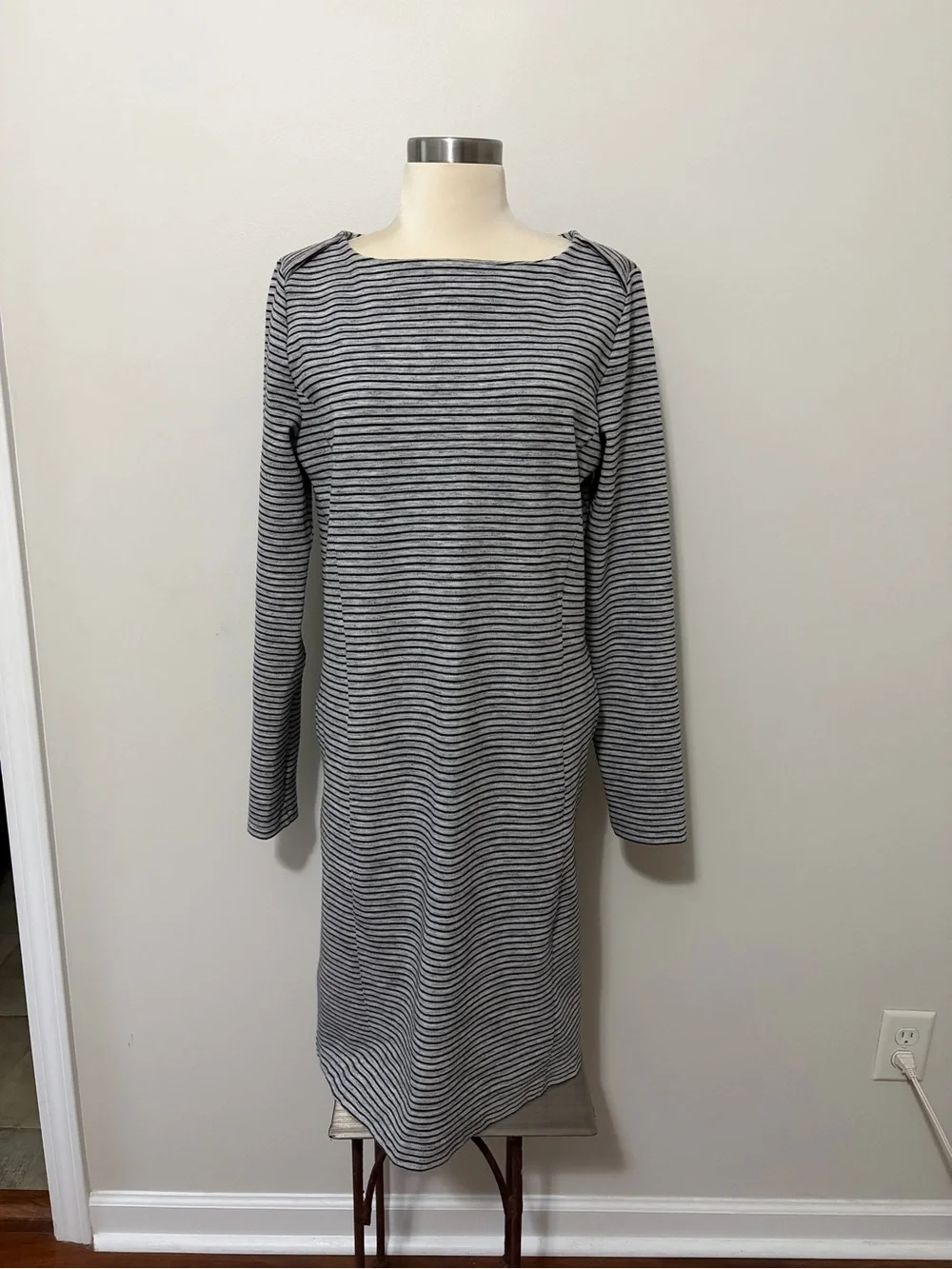 Duluth Trading Co Porte Pro Stretch Striped Long-Sleeve Dress Gray & Black M